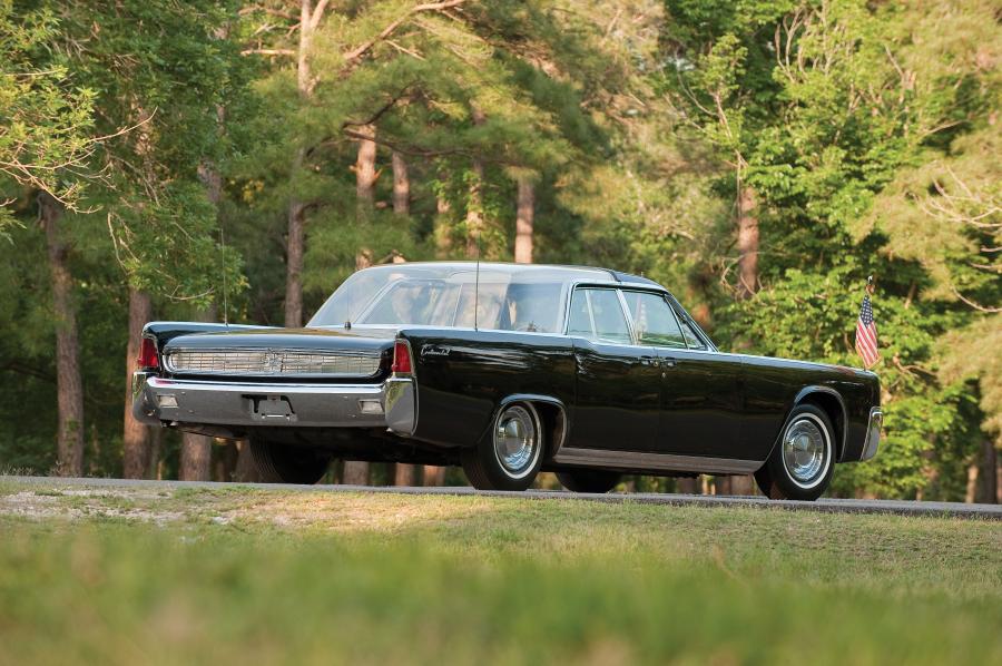  Lincoln Continental Bubbletop Kennedy Limousine 1962 года  (фото 3 из 26)